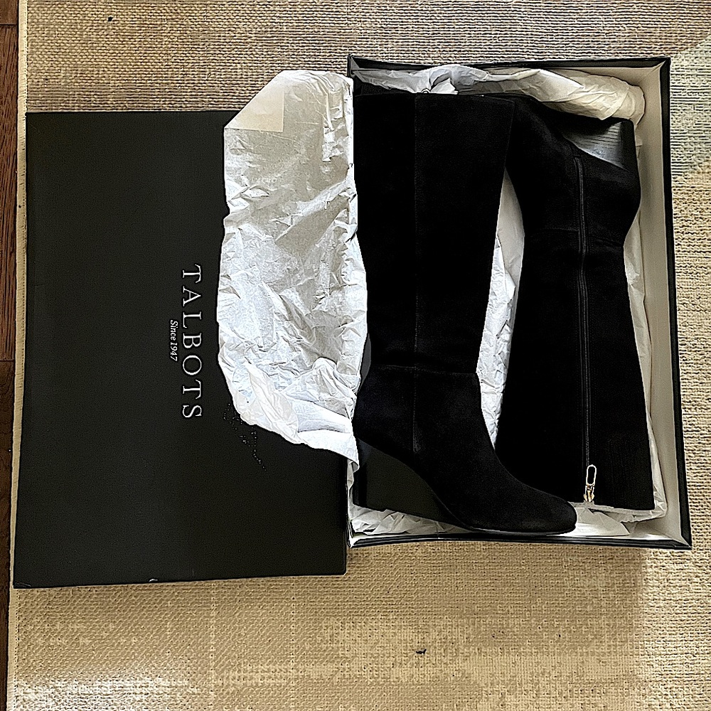 ✨NWT✨ Lilia Suede Wedge Knee High Boots